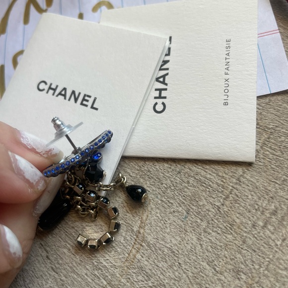 Chanel 19A Earrings - Picture 6 of 8